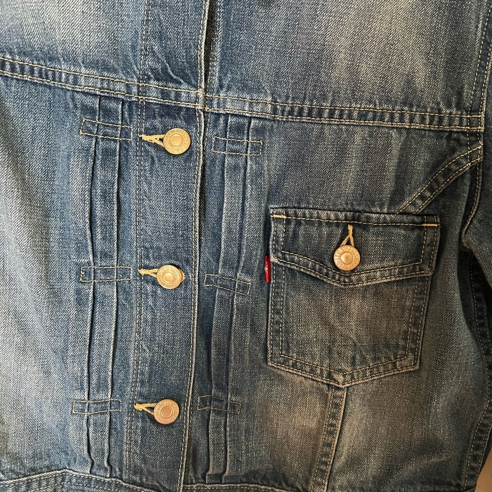 Levi's Classic Blue Denim Jacket - Picture 3 of 5